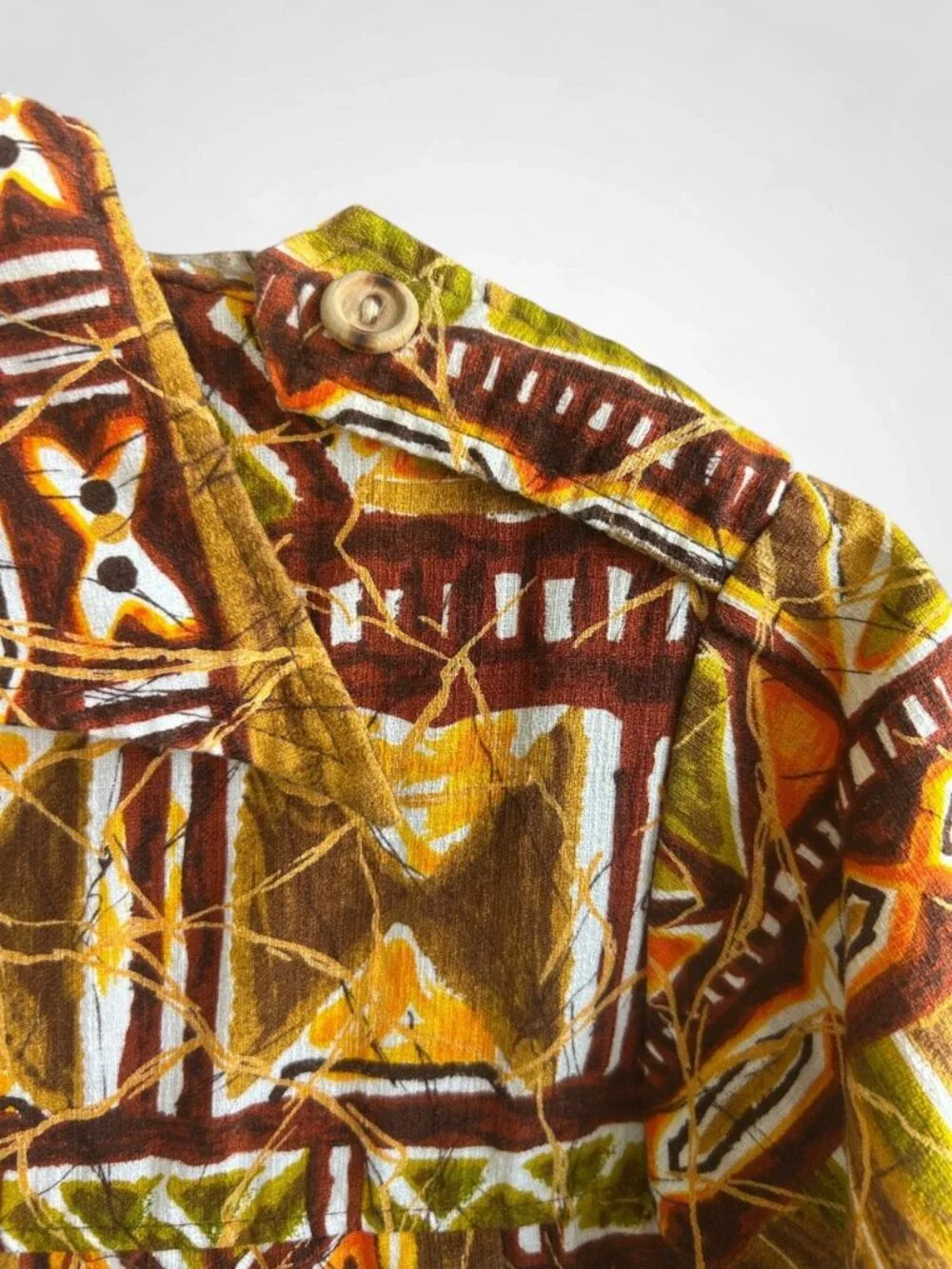 Napili Men's Hawaiian Shirt Vintage 60s Barkcloth Tiki Tribal Front Zip Size S